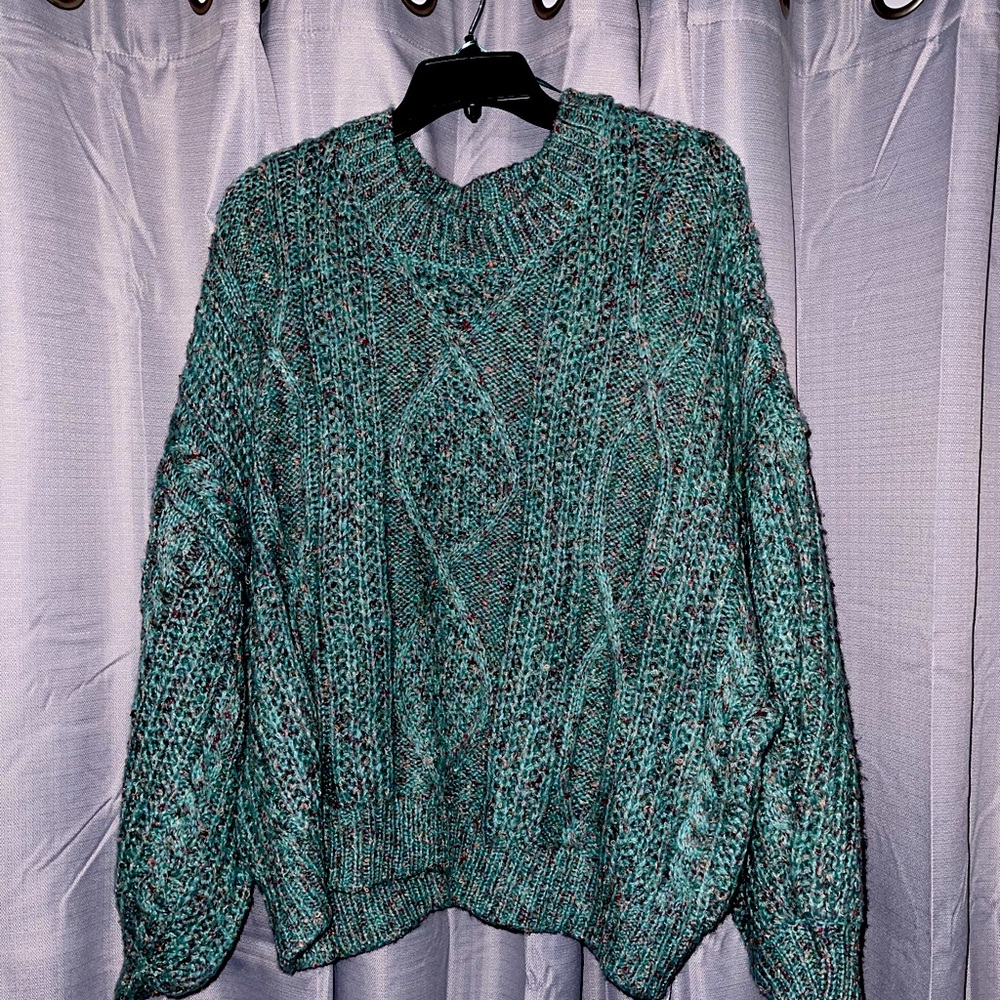 Oversized Sweater! Brand is Giovani Bini Sweater. Size XL. True to size